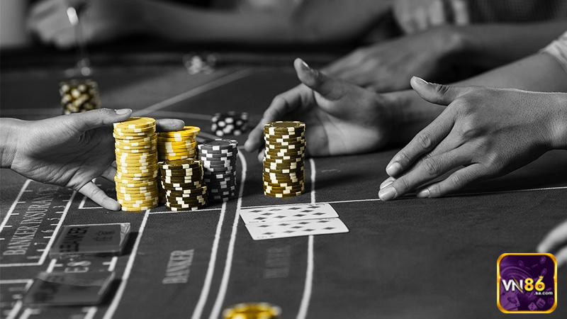 Baccarat là gì? Giải mã trò chơi casino được yêu thích hàng đầu