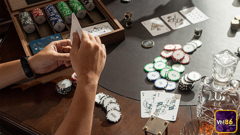 Học cách chơi Poker trong 15 phút cho tân thủ cực dễ hiểu